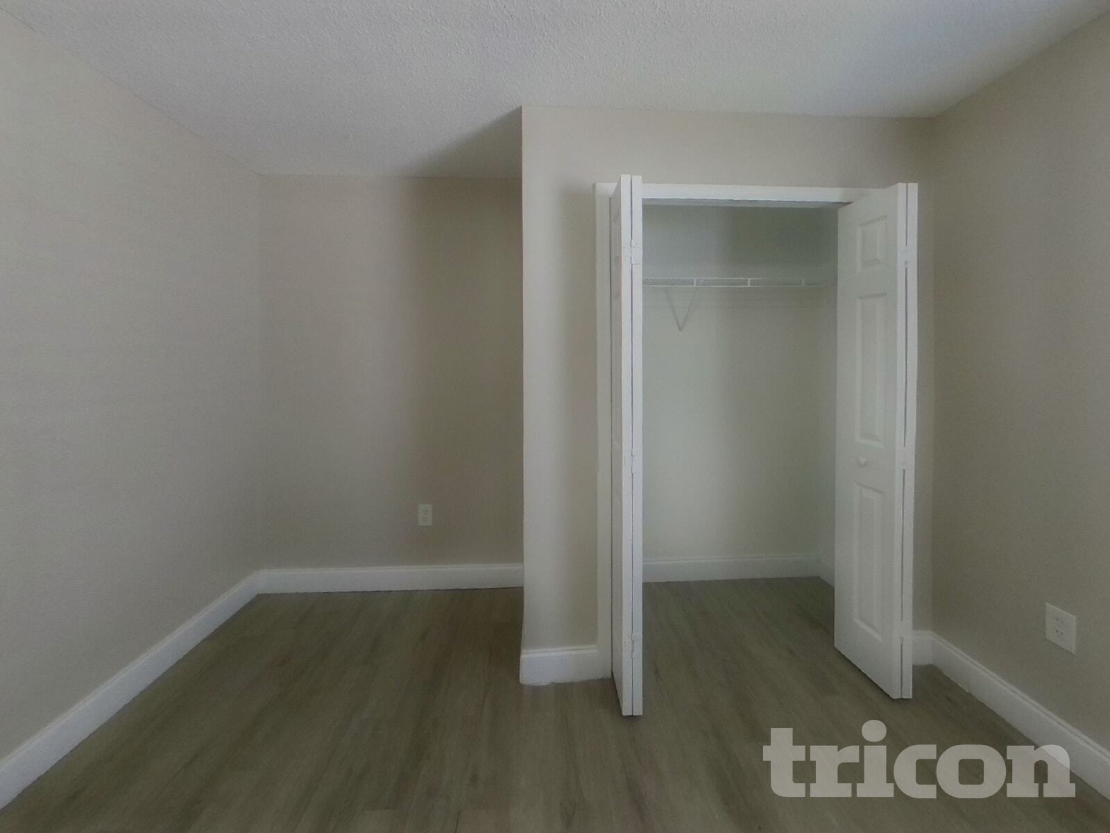 Building Photo - 906 Dartmouth Ct