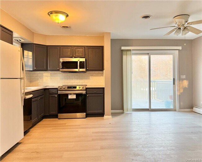 Building Photo - 18 Old Little Britain Rd