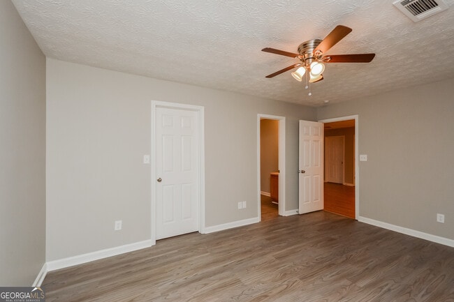 Building Photo - 614 Dove Cove