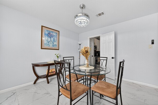 Building Photo - 14310 Royal Hill Dr