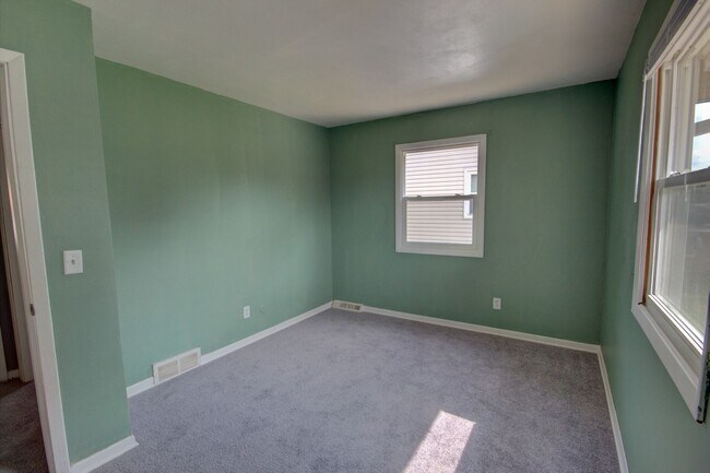 Building Photo - SW 424/426 30th Ave duplex