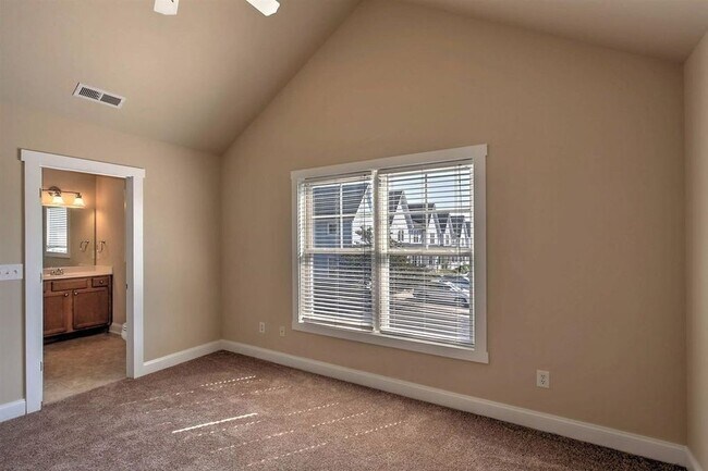 Building Photo - 348 Marquette Ct