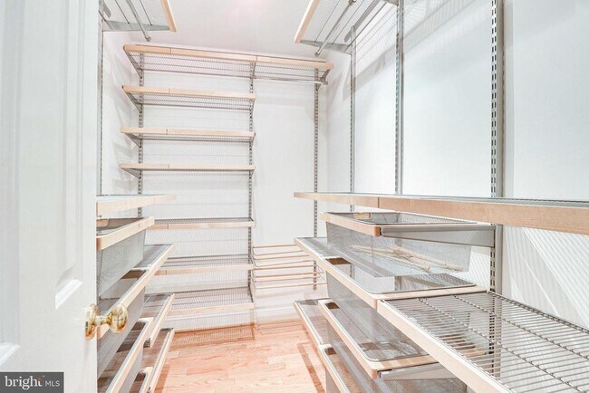 Building Photo - 6122 Bayliss Pl