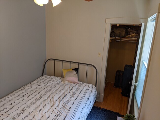 SE Bedroom, view of Closet - 4431 N Springfield Ave