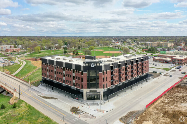 Building Photo - Telegraph Lofts East