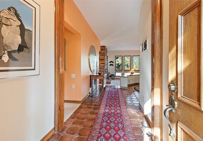 Building Photo - Executive 2BR/3BA Condo with Mountain View...