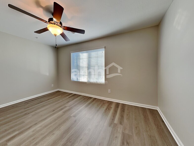 Building Photo - 20715 W Thomas Rd