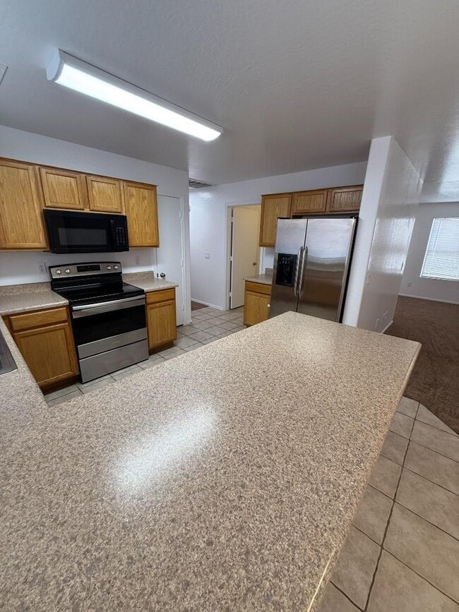 Building Photo - 4 bedroom in BUCKEYE AZ 85326