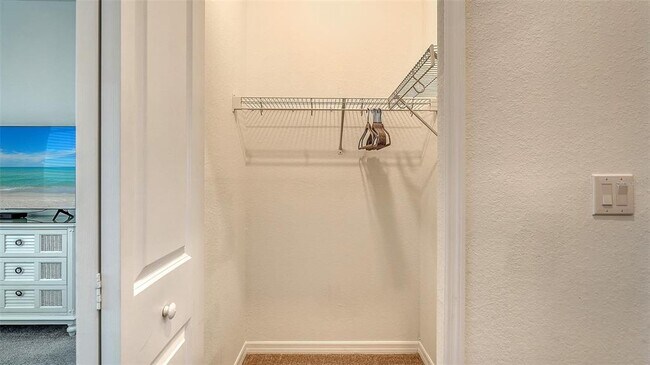 Building Photo - 12180 Wellen Golf St