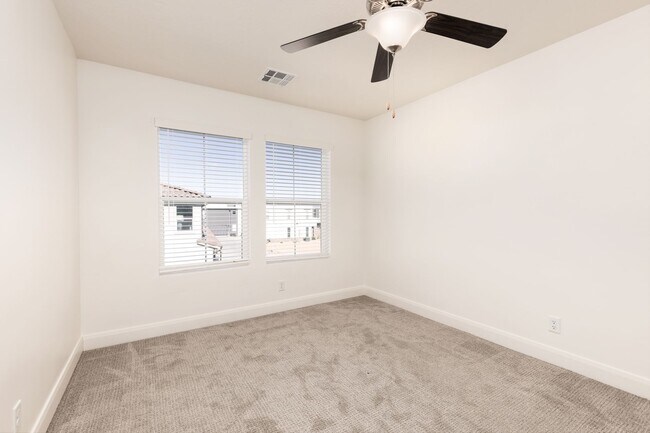 Building Photo - 6001 S Carnelian Pkwy