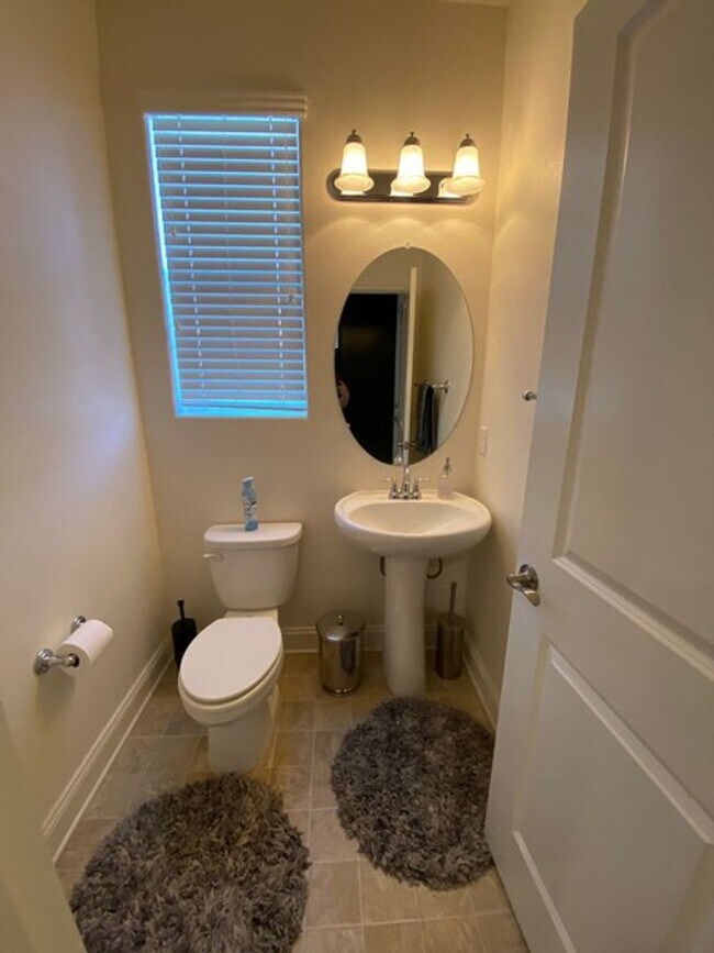 Building Photo - Luxury Gated Community Home Available in Santa Maria