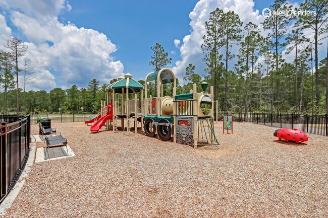 Building Photo - Like New Three Bedroom Home in Yulee's Nassau Crossing!