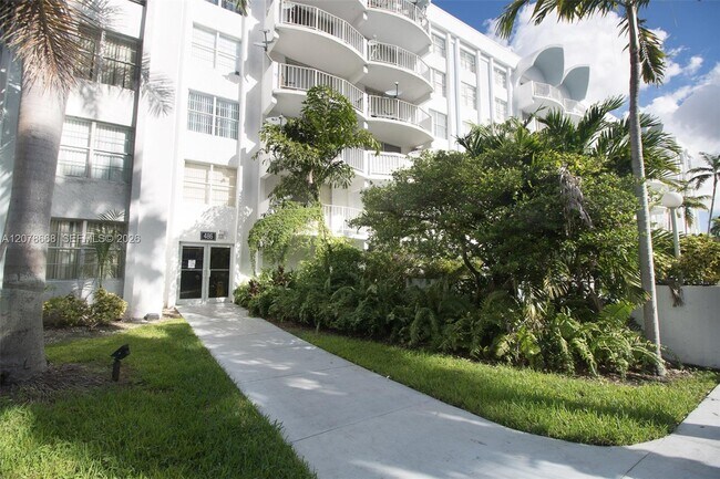 Building Photo - 486 NW 165th St