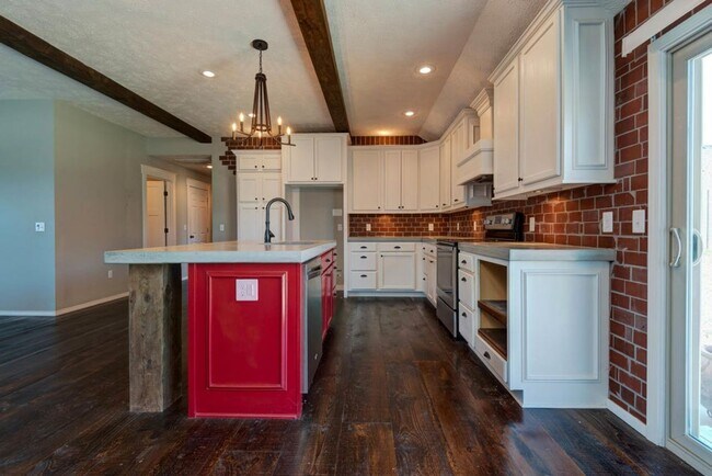 Building Photo - Republic Schools - Gorgeous 3 Bed 2 Bath 3 Car Garage For Rent!