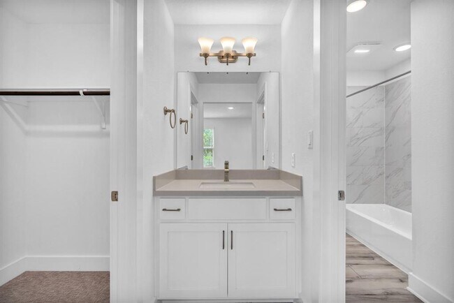 Building Photo - 1304 Brescia Walk