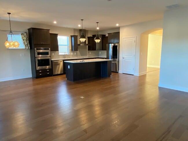 Building Photo - 1060 Crooked Creek Rd