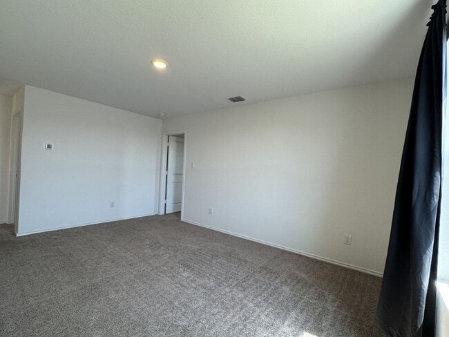 Building Photo - Like new 4/2.5 home (2023) in Morgan Heights with loft and big yard