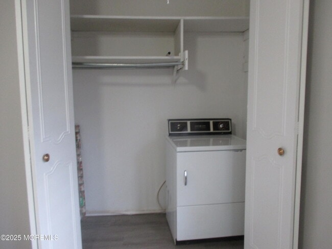 Building Photo - 111B Edinburgh Ln