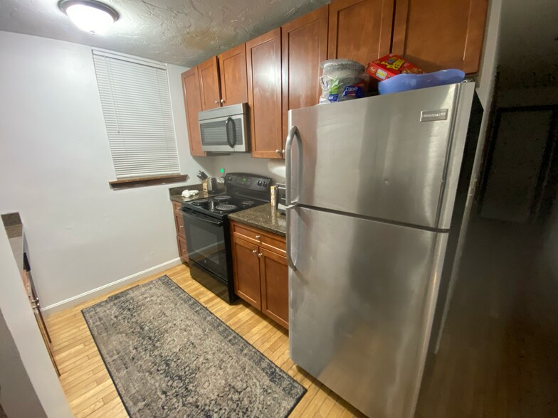 Primary Photo - 10 Parker Hill Ave