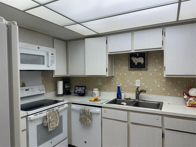 Building Photo - 17920 Gulf Blvd