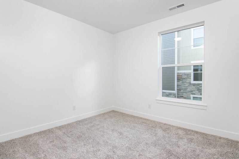 Building Photo - 323 W 435 N