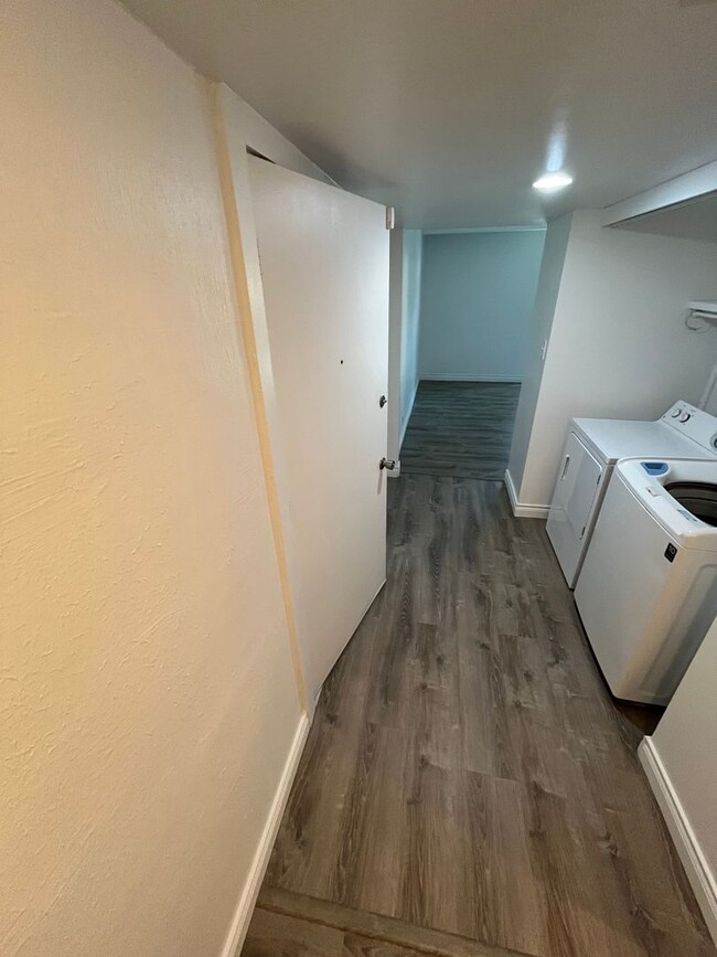 Building Photo - 2 Bedroom Condo in Denver