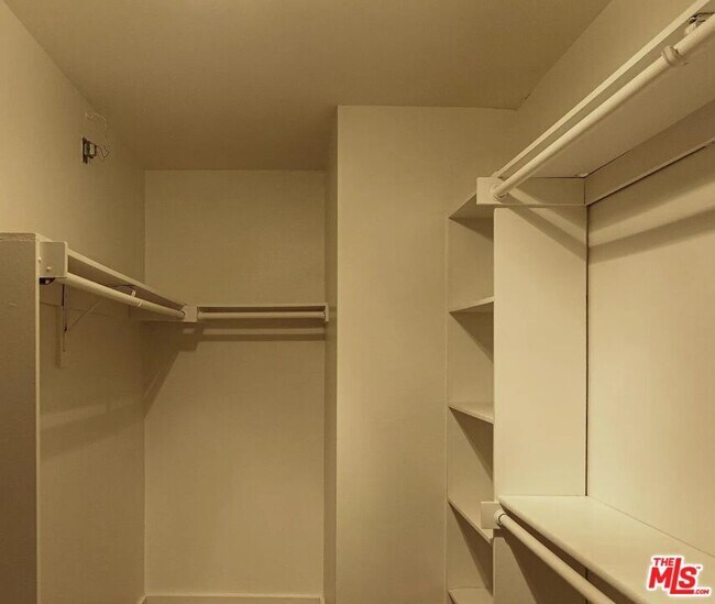 Building Photo - 1610 Camden Ave