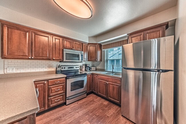 Building Photo - 2665 Hatch Cir