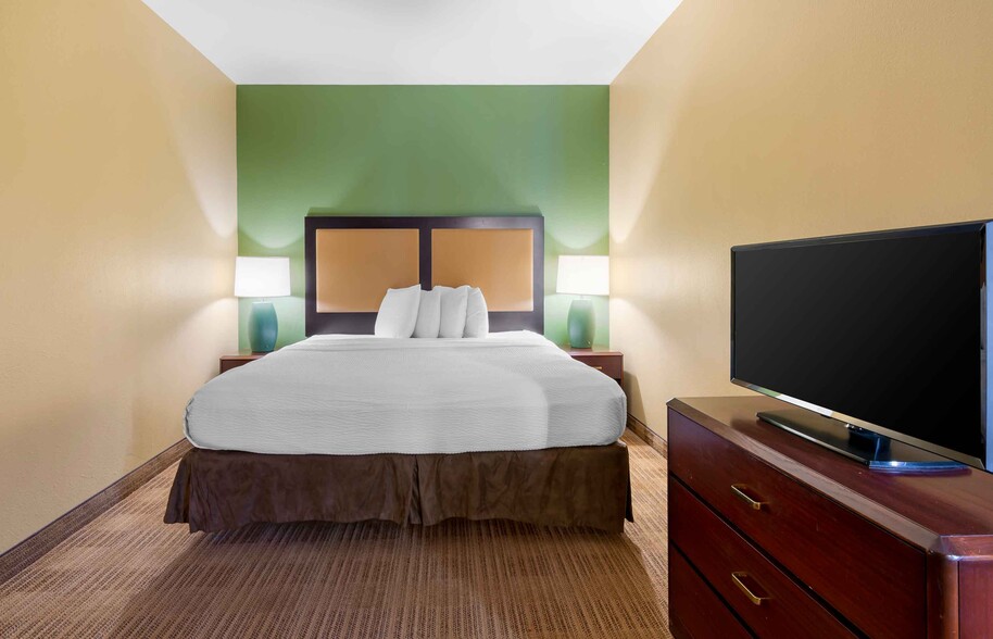 Building Photo - Furnished Studio-Kansas City - Overland Park - Metcalf Ave