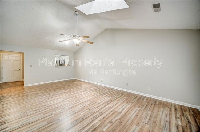 Building Photo - 5113 Hill Farm Dr NE