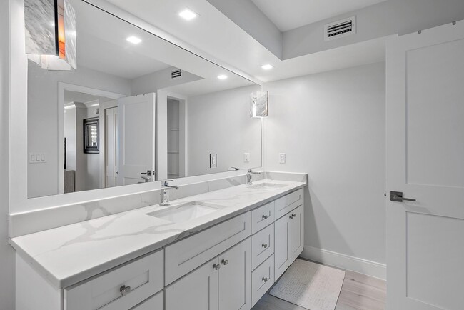 Building Photo - 3456 S Ocean Blvd