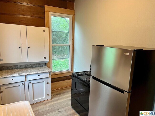 Building Photo - 409 S Pumphrey St