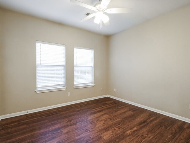 Building Photo - 13541 Lake Breeze Ln