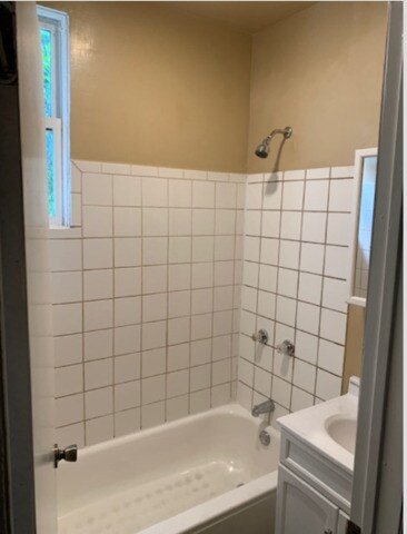 Building Photo - 739 E 90th St