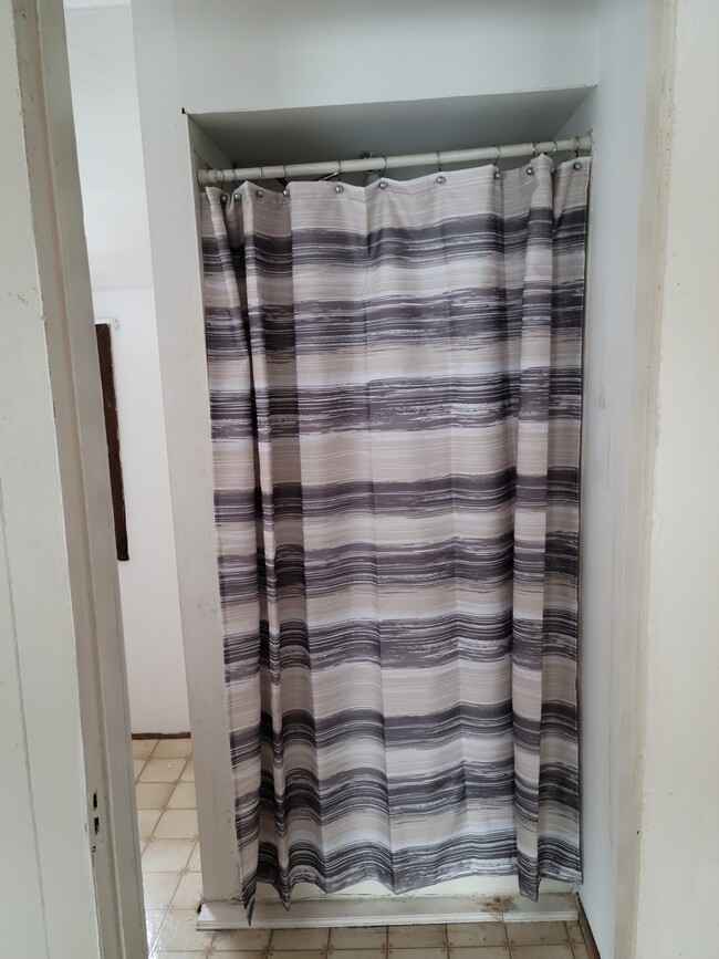 Walk in shower - 178 Hornell St