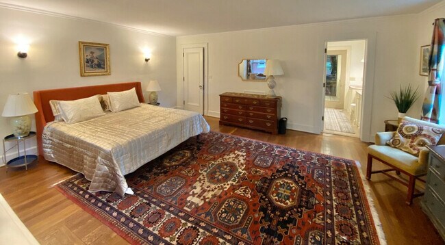 Building Photo - 3085 Fairmount Blvd