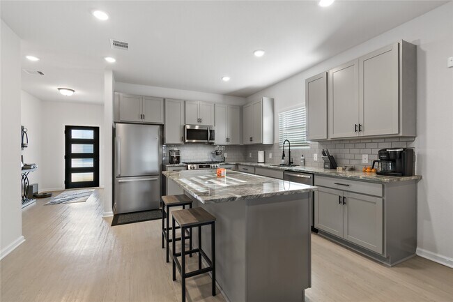 Building Photo - 10918 Amador Peak Dr