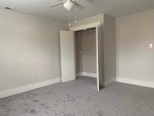 Building Photo - 721 W Main St