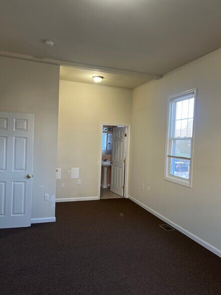 Building Photo - 818 Whitelock St