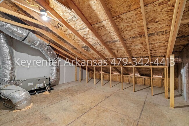 Building Photo - Beautiful 2 Bed, 3 Bath Home Just Off Weddington!