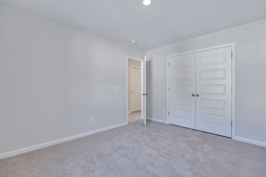 Building Photo - 8049 Reagan Way