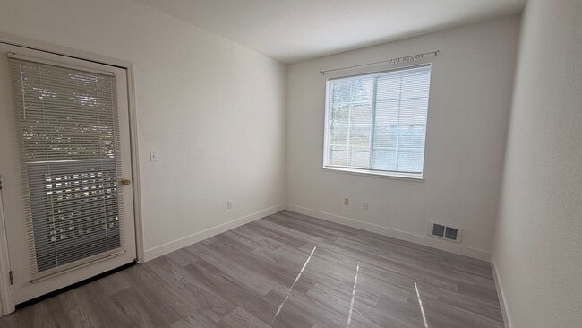 Building Photo - 3 Bed 2 Bath Available in Sunnyvale, CA!