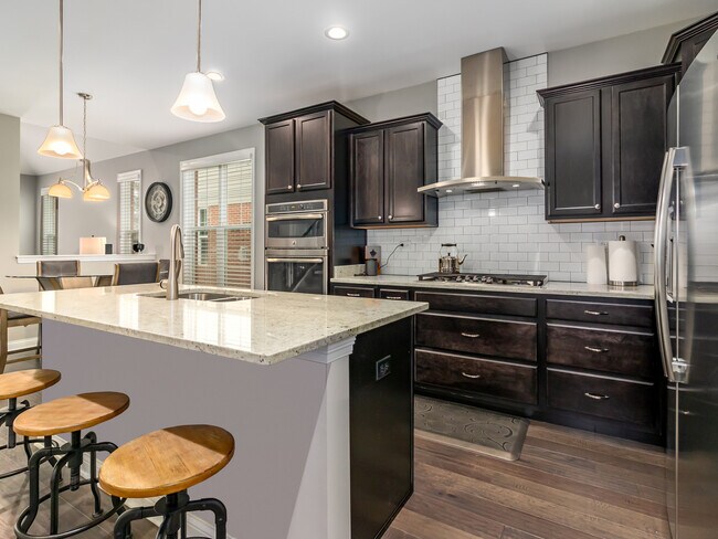 Building Photo - 1635 Castle Lawn Ct