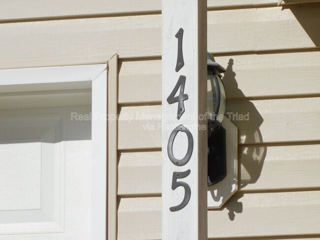 Building Photo - 1405 Asher Downs Dr