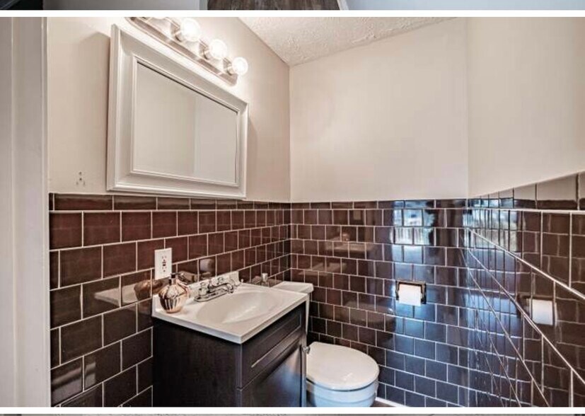 Shared 1/2 bath - 10 Morgan Ct