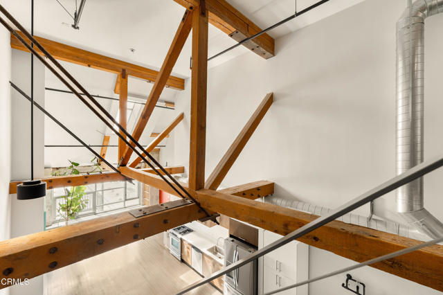 Building Photo - 530 S Hewitt St