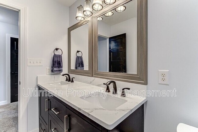 Building Photo - 7022 Cayman Ct
