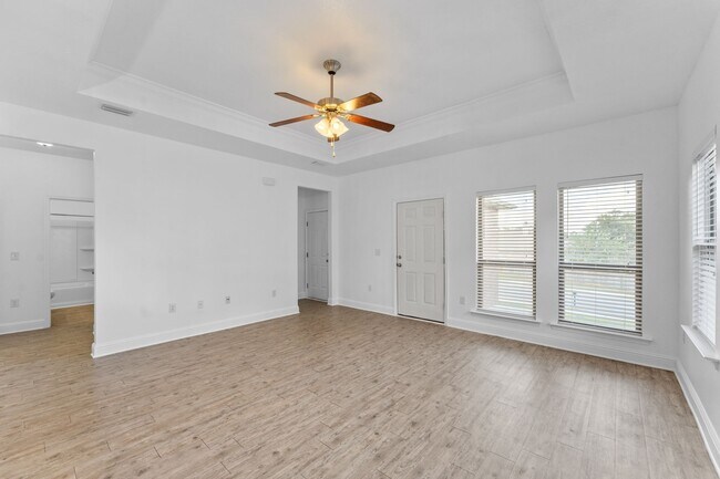 Building Photo - 27320 Lashay Dr