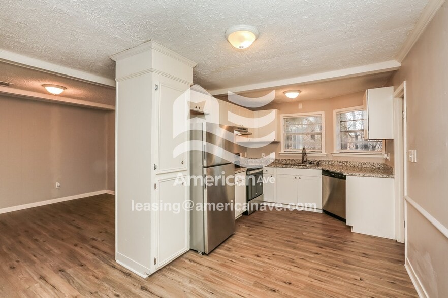 Building Photo - 1665 Aurora St