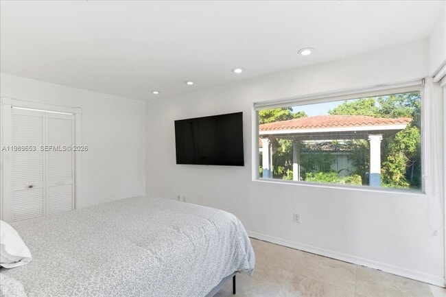 Building Photo - 1249 Biscaya Dr